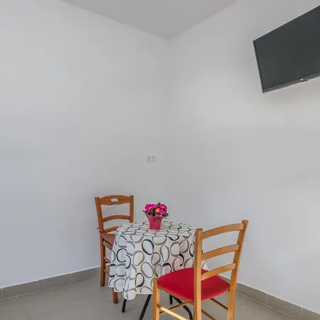 Stunning In With Kitchen Apartment Šilo