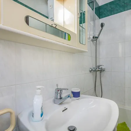 Apartmán Stunning In With Kitchen